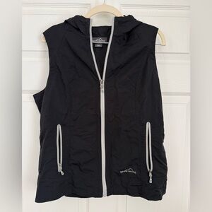 Women’s Eddie Bauer Black nylon Hooded Vest with Zip Pockets M